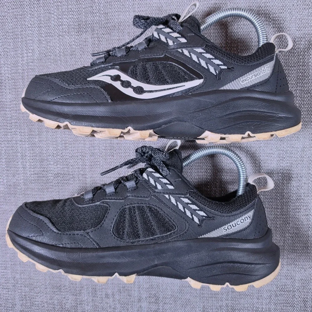 Saucony Excursion TR17 Womens 7.5 Black S10958-210 Trail Running Sneakers